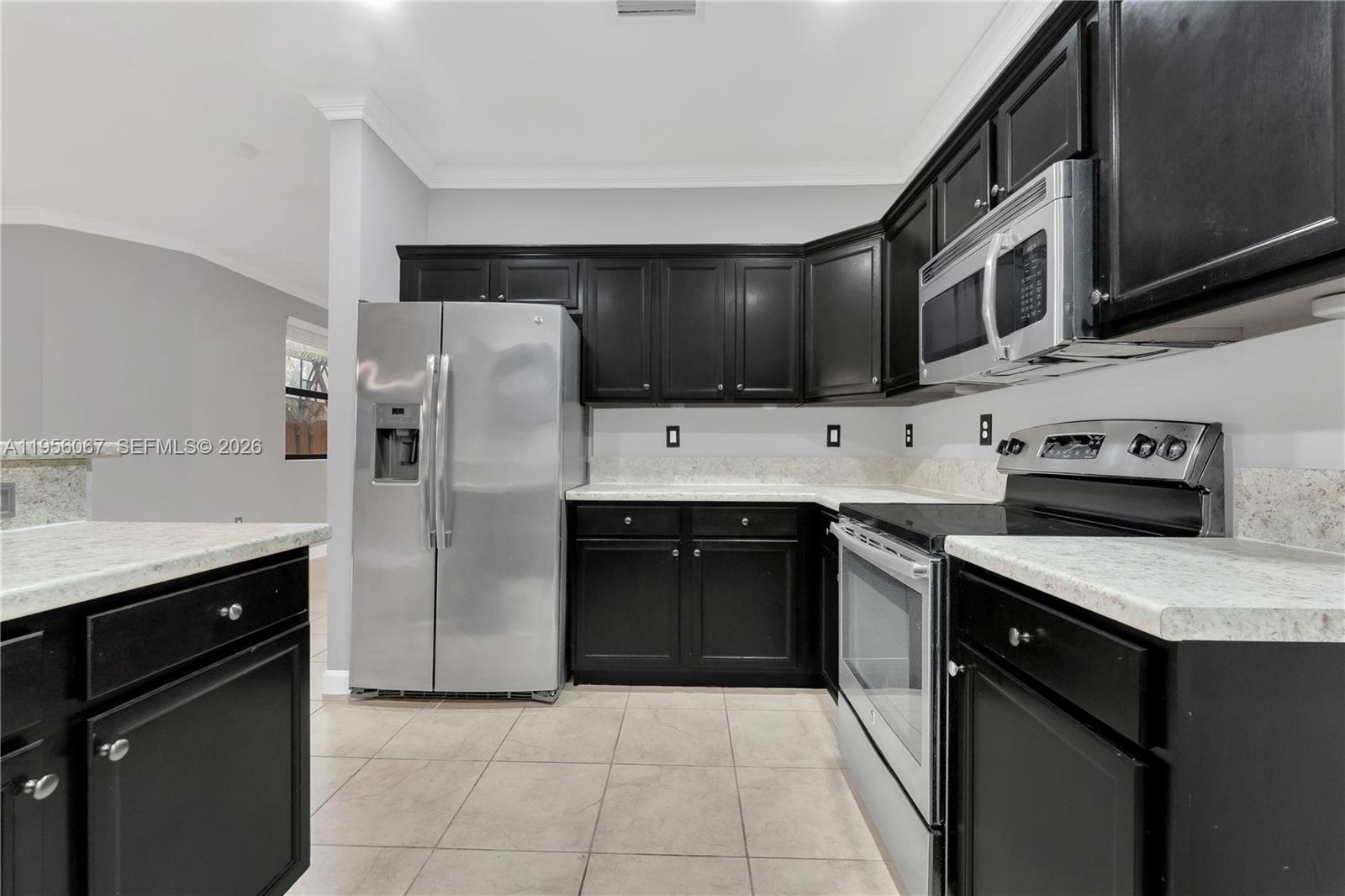 BAYWINDS OF FLORES - Residential