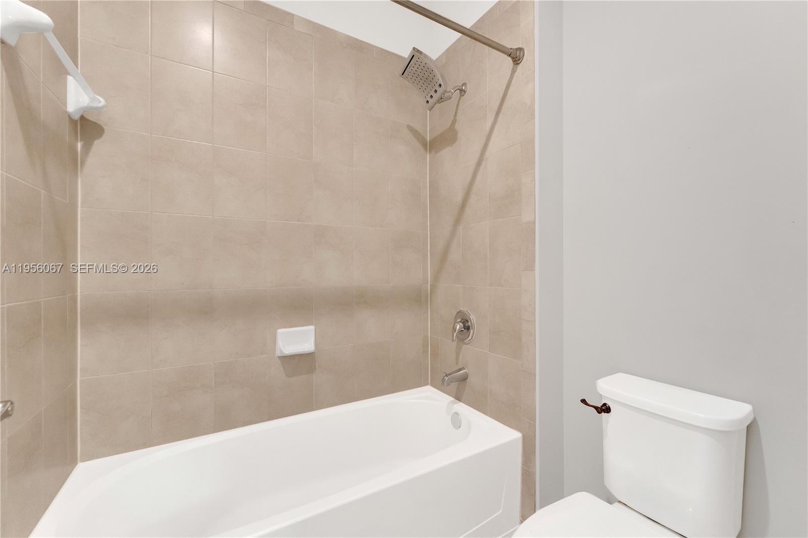 BAYWINDS OF FLORES - Residential