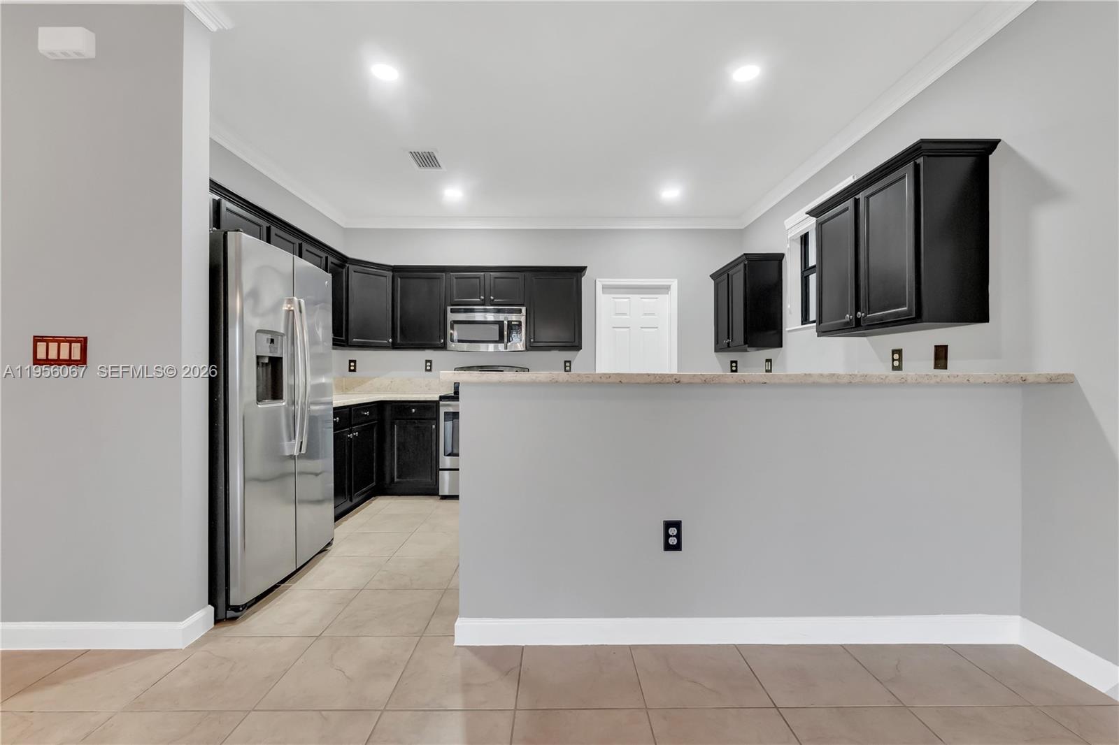 BAYWINDS OF FLORES - Residential