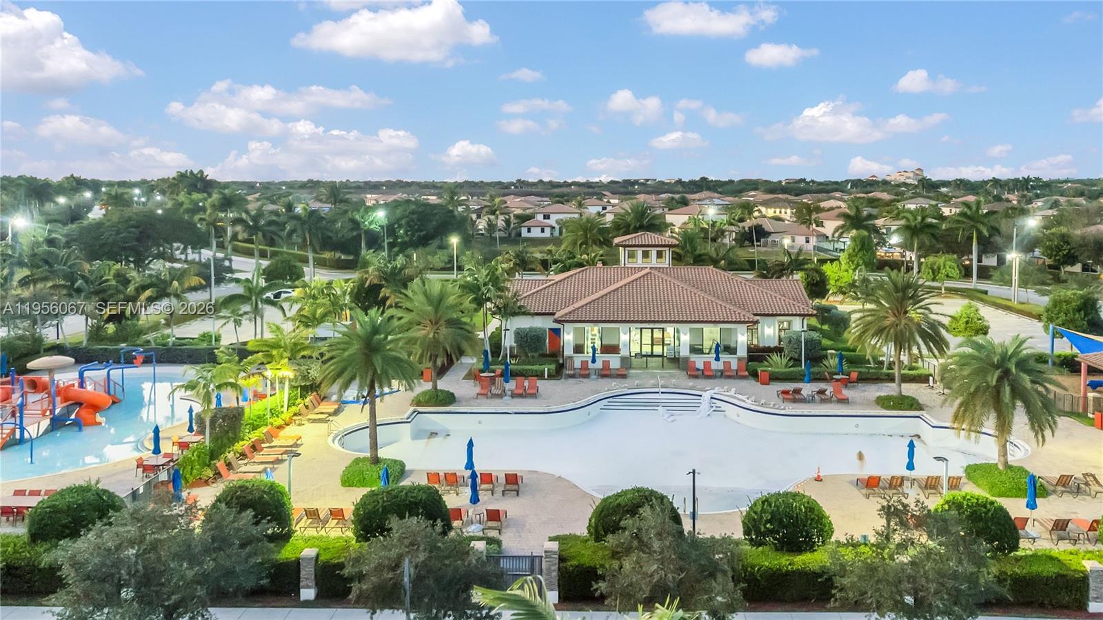 BAYWINDS OF FLORES - Residential