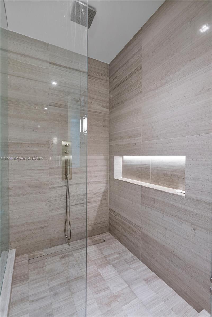 18975 COLLINS CONDO - Residential