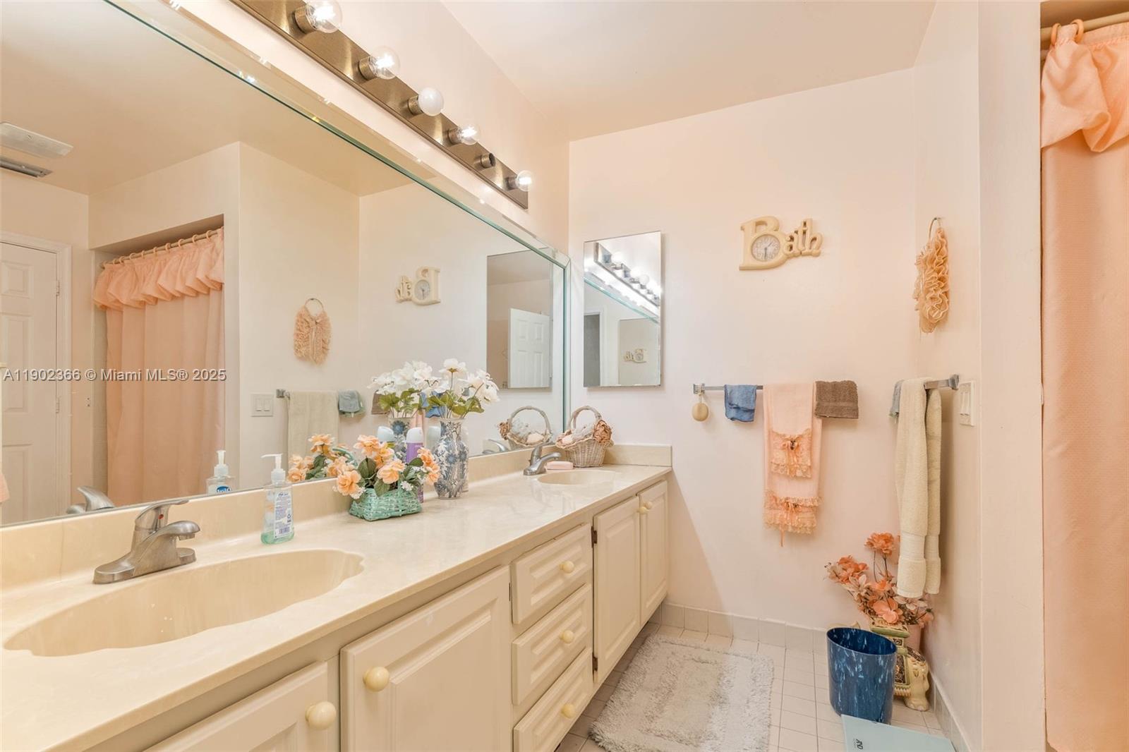 HAWKES BLUFF - Residential