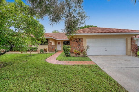 Photo of 5641 Thistledown Ter, Davie, FL 33331 (MLS # A11902366)