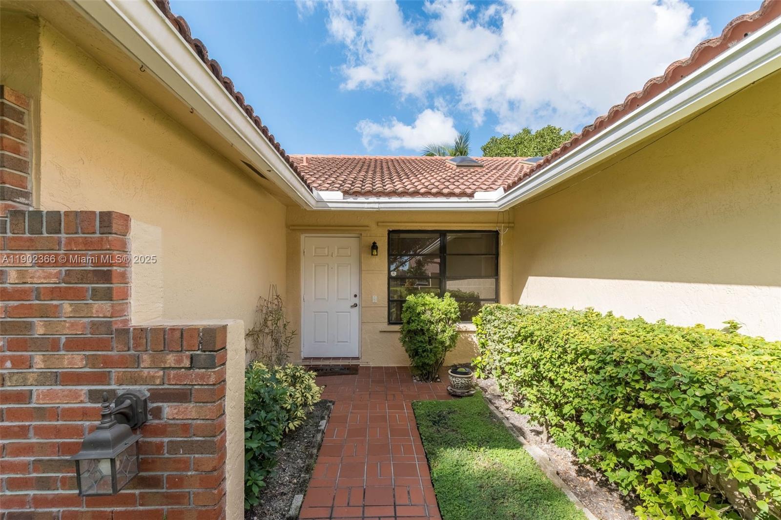 HAWKES BLUFF - Residential