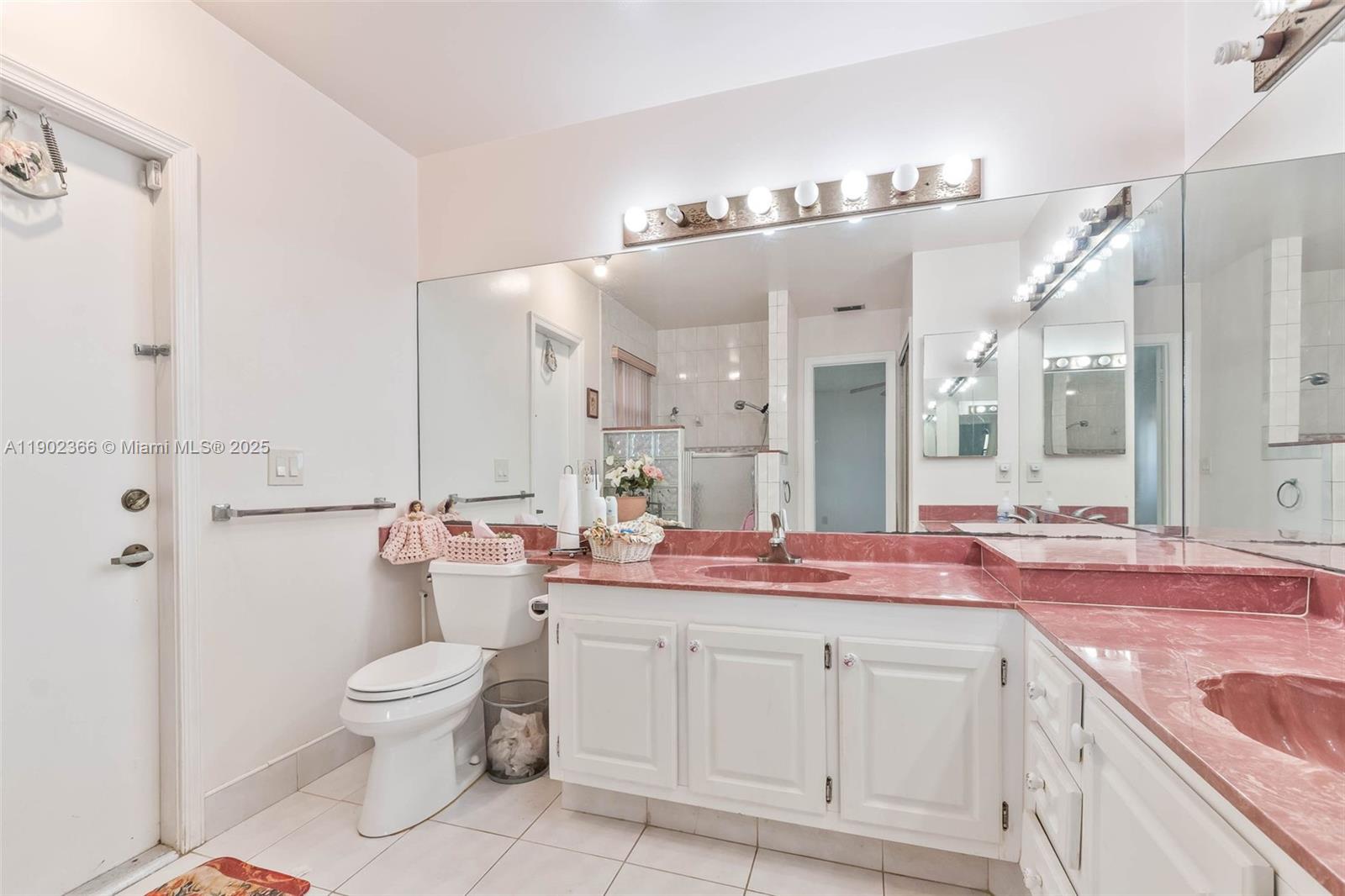 HAWKES BLUFF - Residential