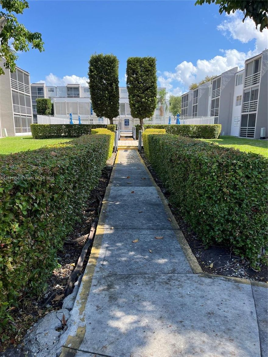 Spacious 2 bedrooms, 2 baths  first floor condo in Kendall. Centrally located near shopping Center and expressways. Open community with plenty visitors parking spaces.