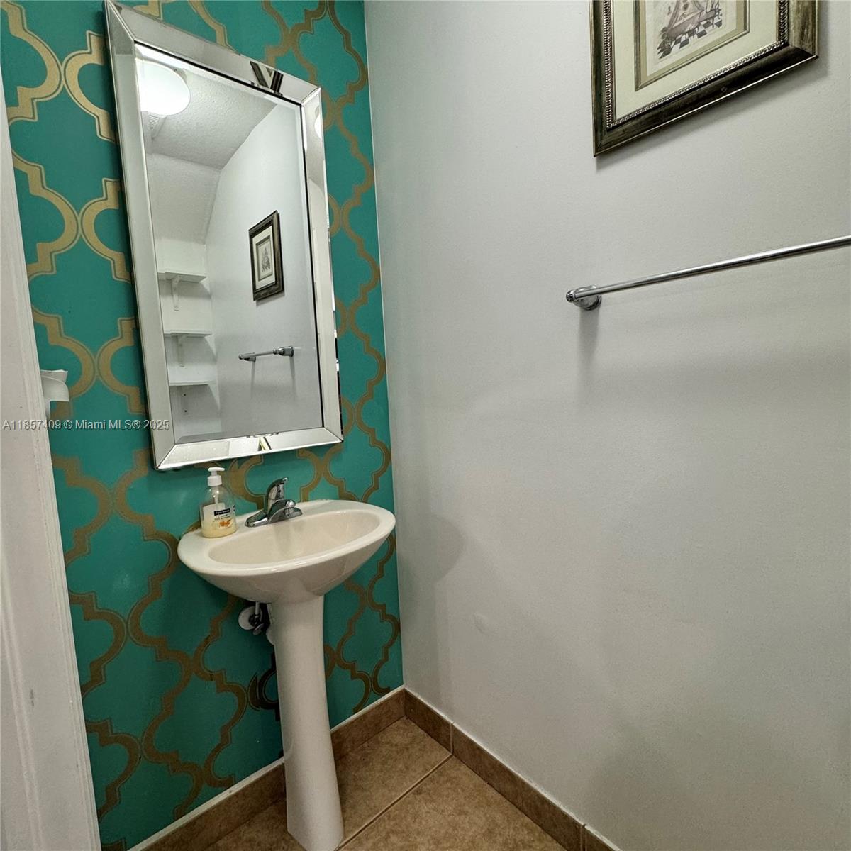 VILLAGE WALK - Residential Lease