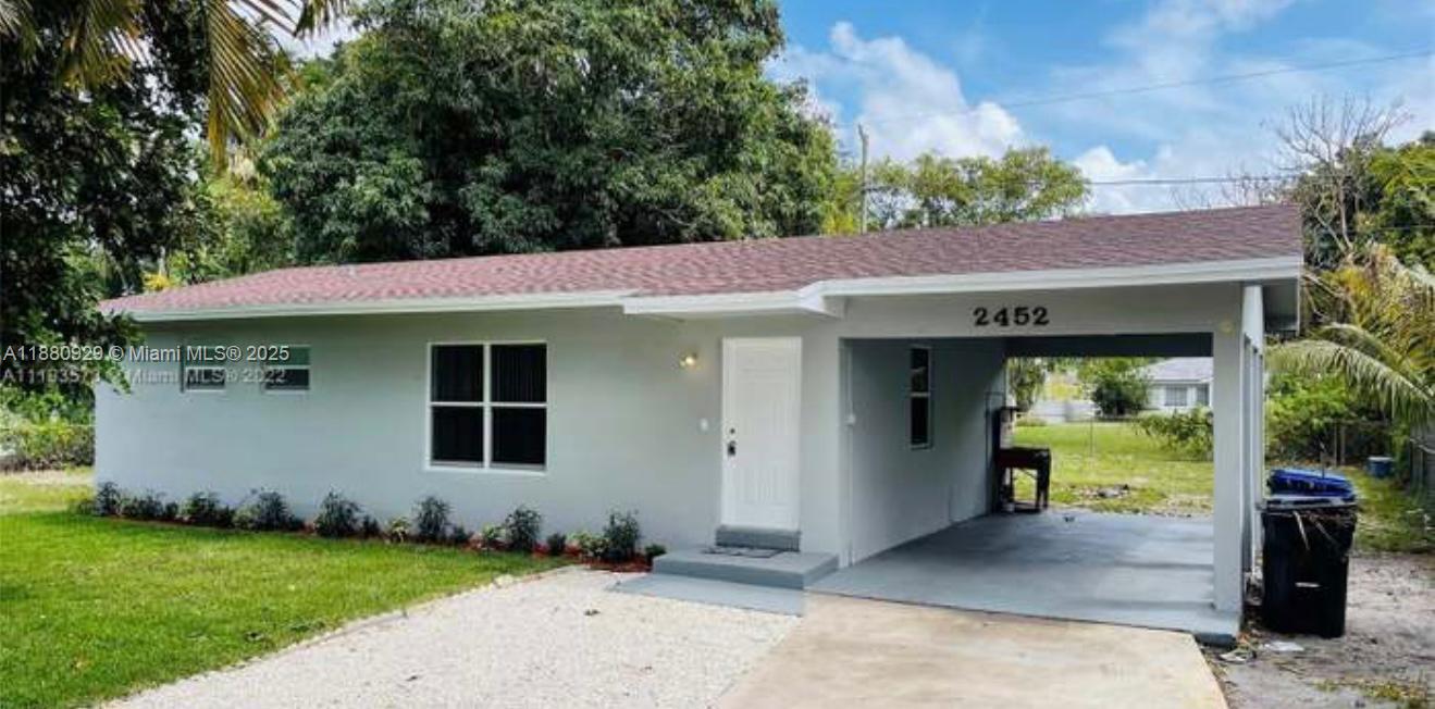 HOLLYWOOD LITTLE RANCHES - Residential Lease