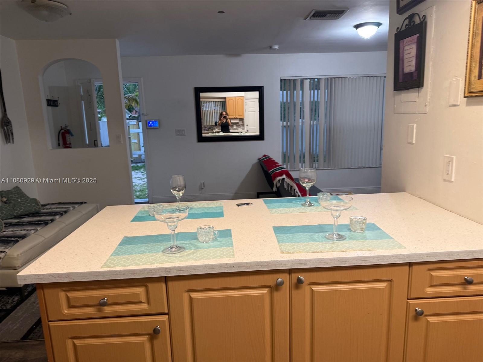 HOLLYWOOD LITTLE RANCHES - Residential Lease