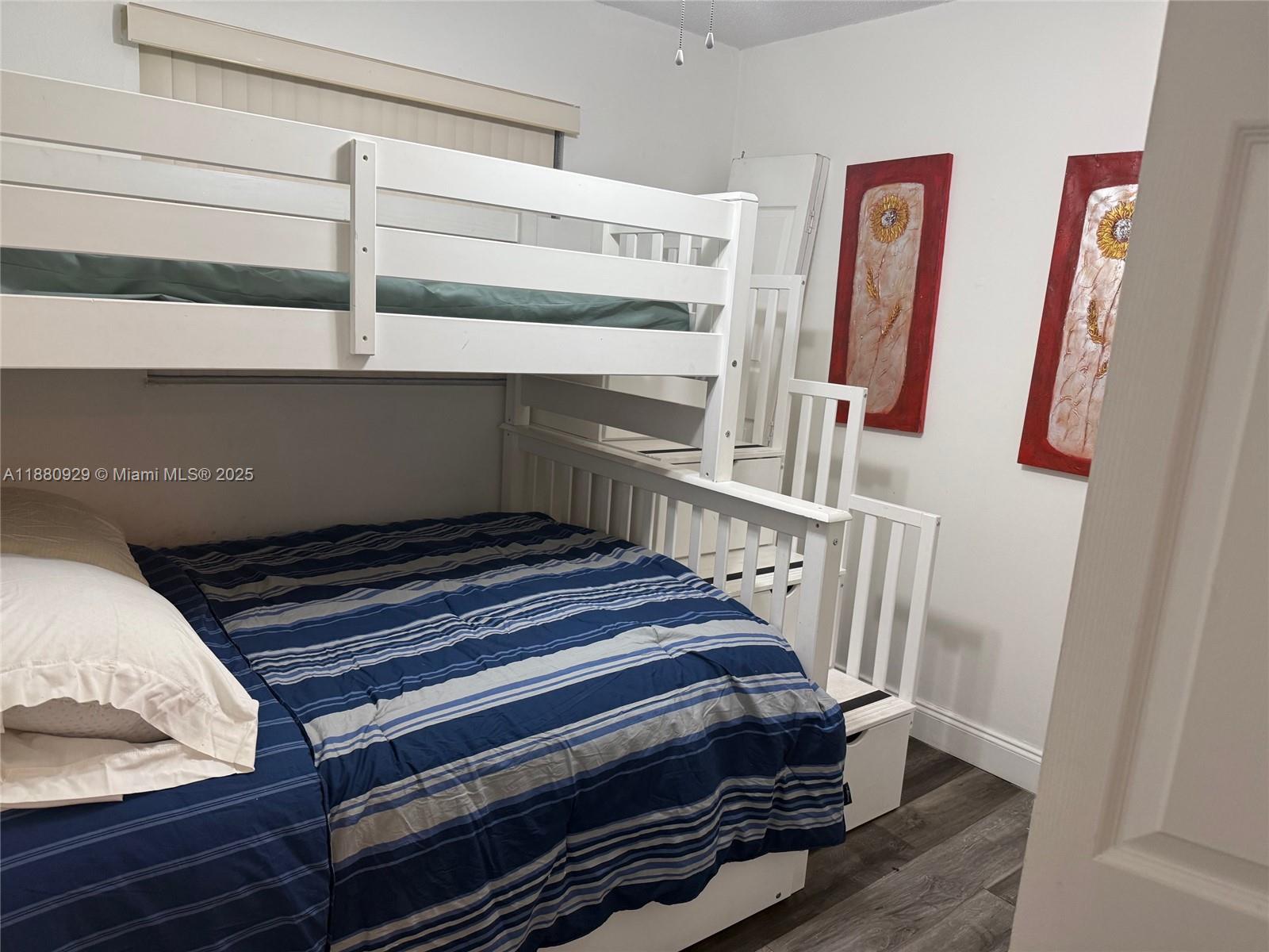 HOLLYWOOD LITTLE RANCHES - Residential Lease