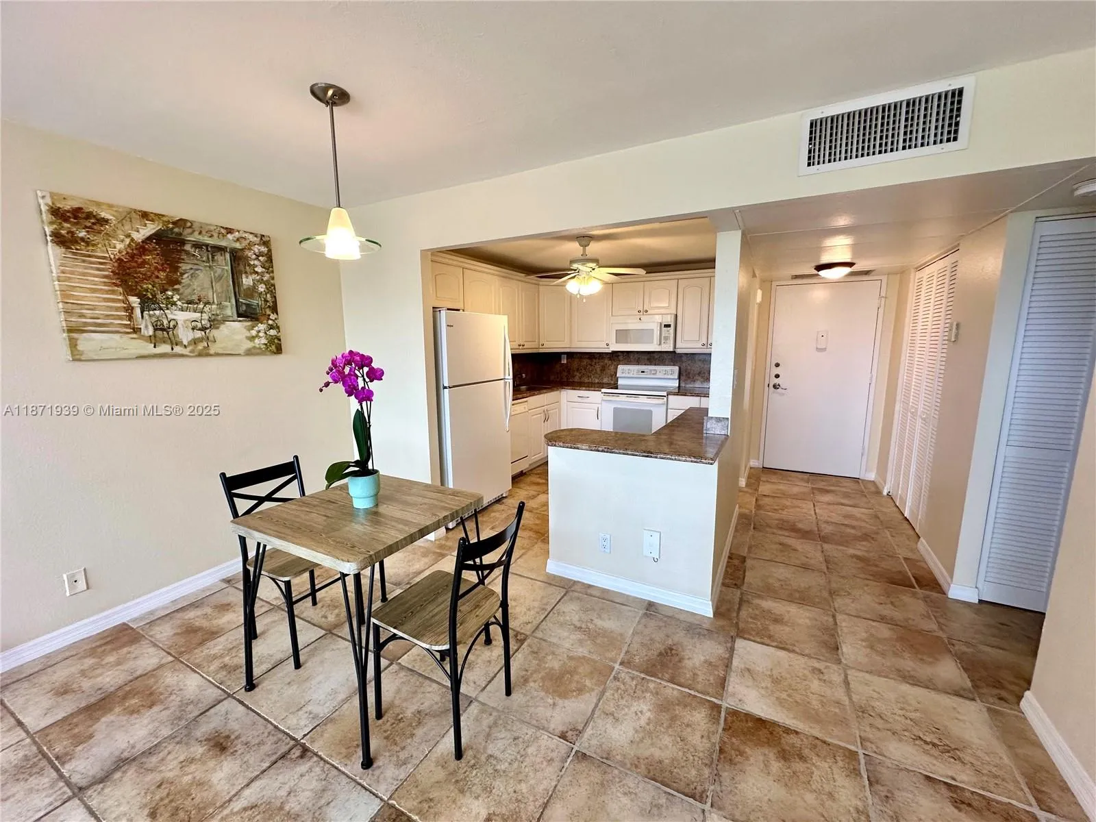 Hollywood, Florida 33020, United States, 1 Bedroom Bedrooms, ,1 BathroomBathrooms,Residential,Active,204461