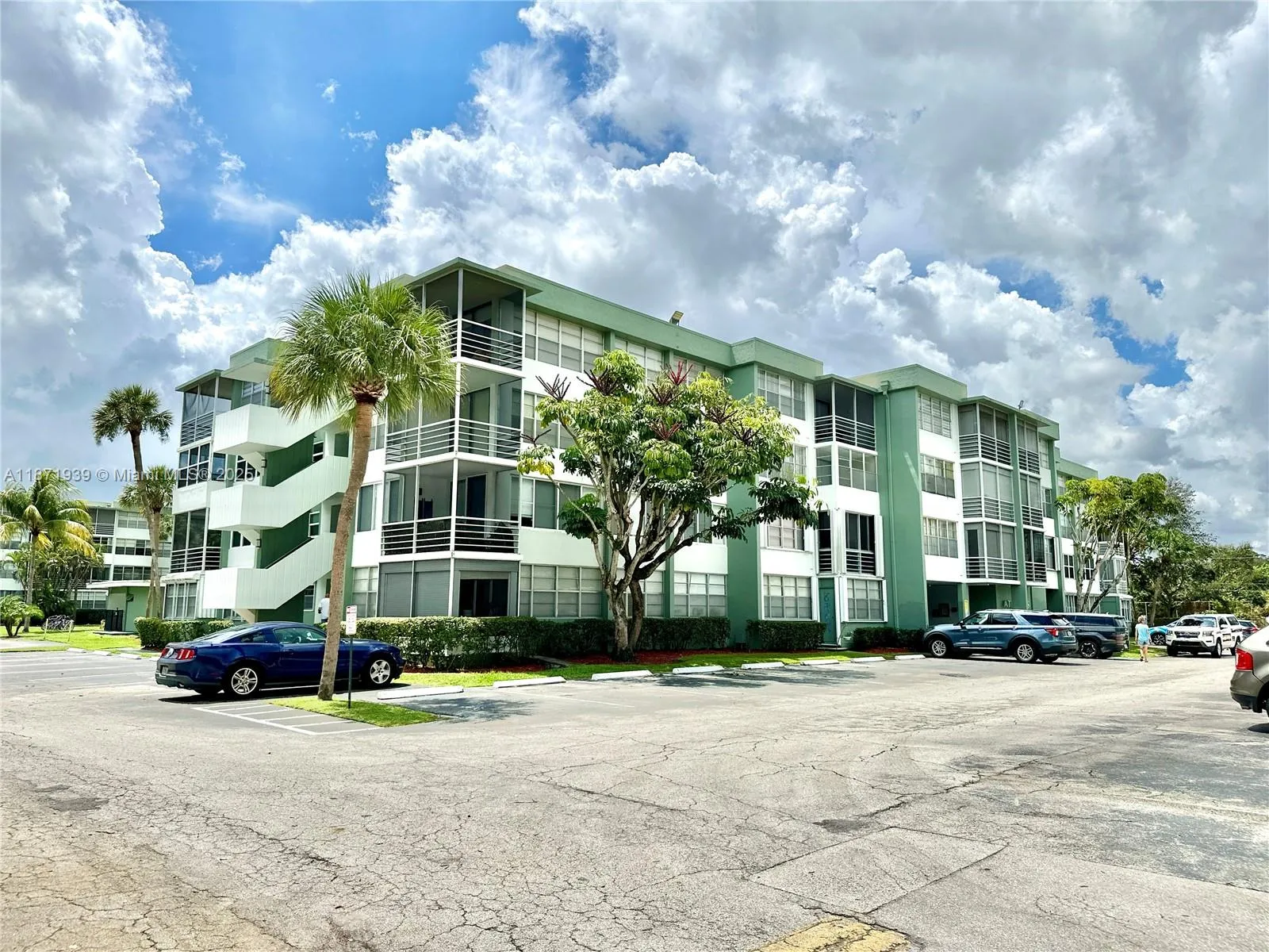 Hollywood, Florida 33020, United States, 1 Bedroom Bedrooms, ,1 BathroomBathrooms,Residential,Active,204461