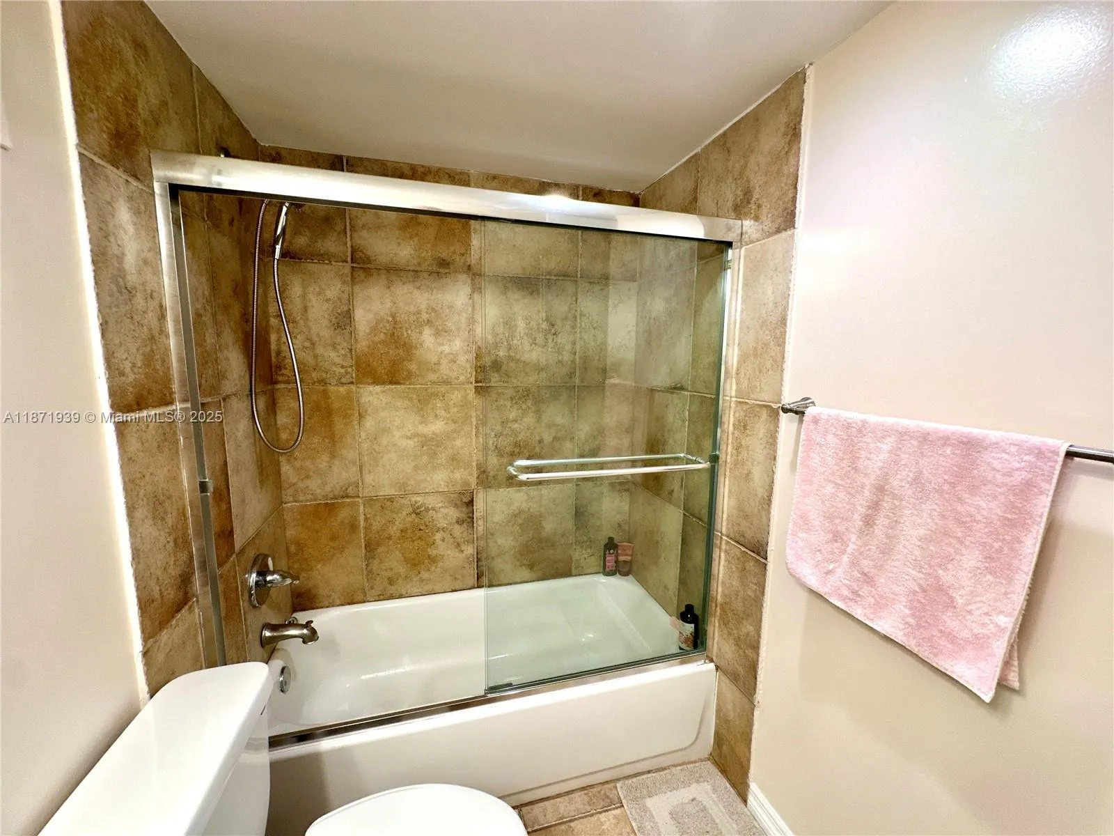 Hollywood, Florida 33020, United States, 1 Bedroom Bedrooms, ,1 BathroomBathrooms,Residential,Active,204461