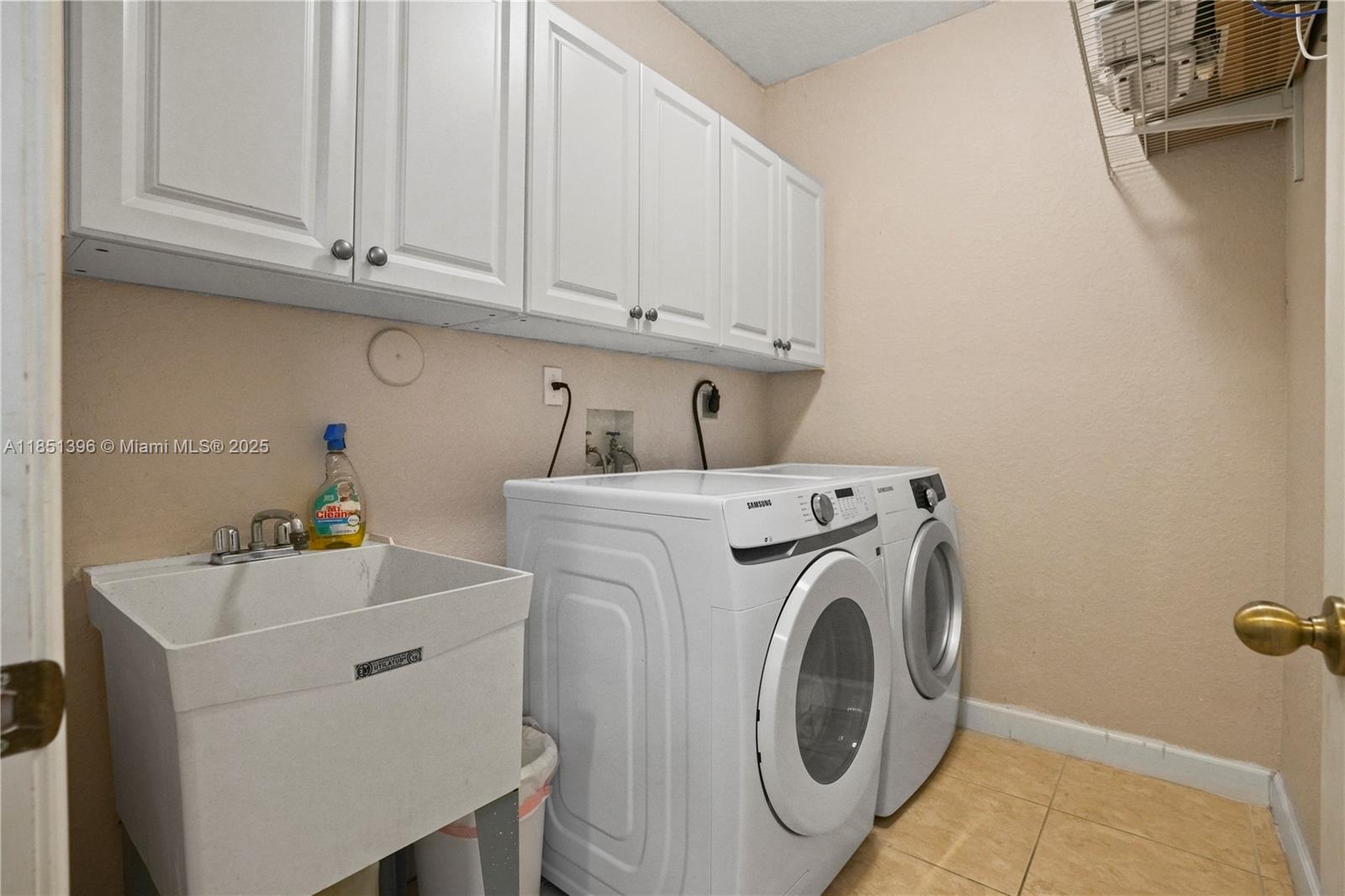 CUTLER CAY - Residential