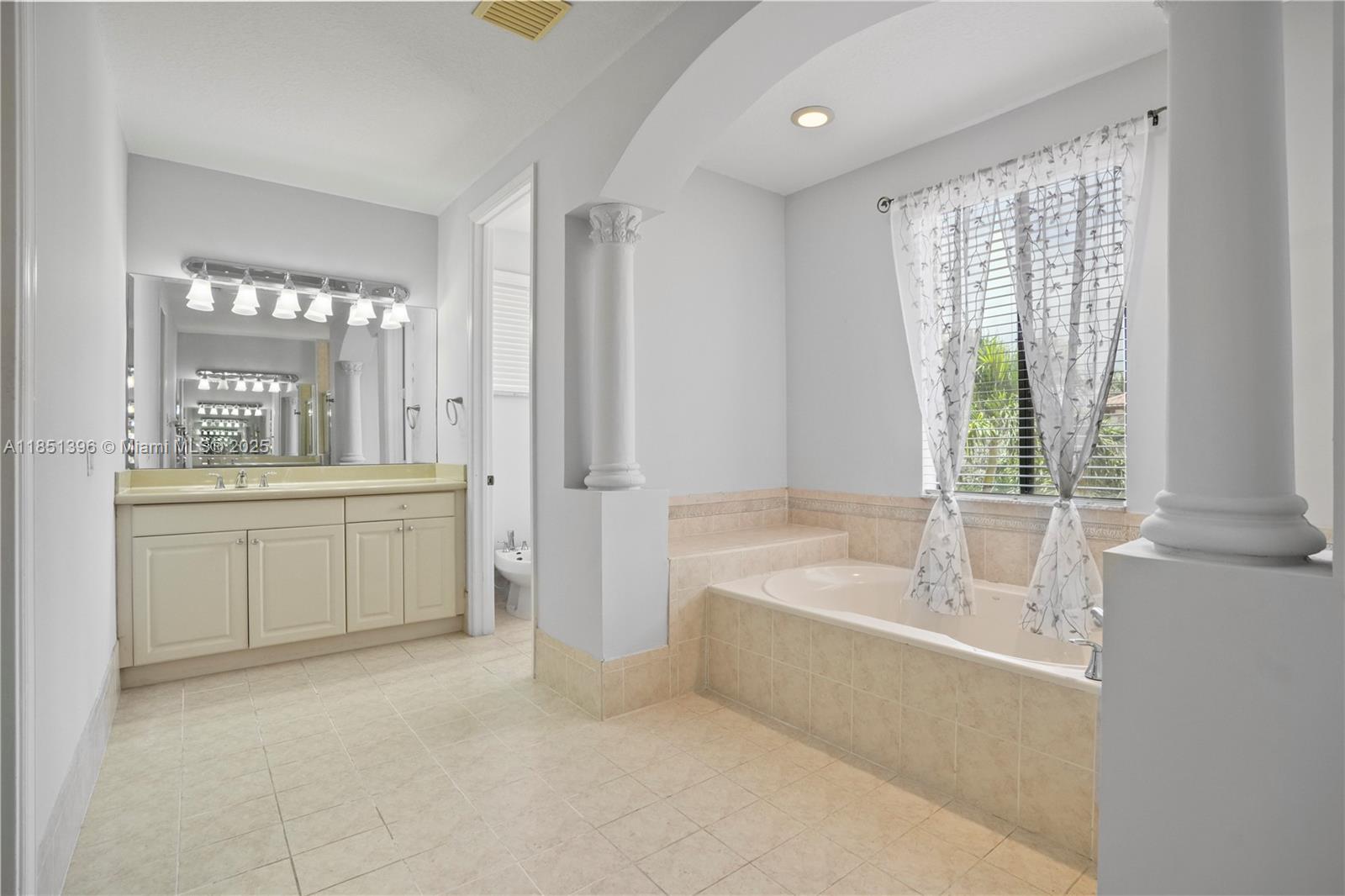 CUTLER CAY - Residential