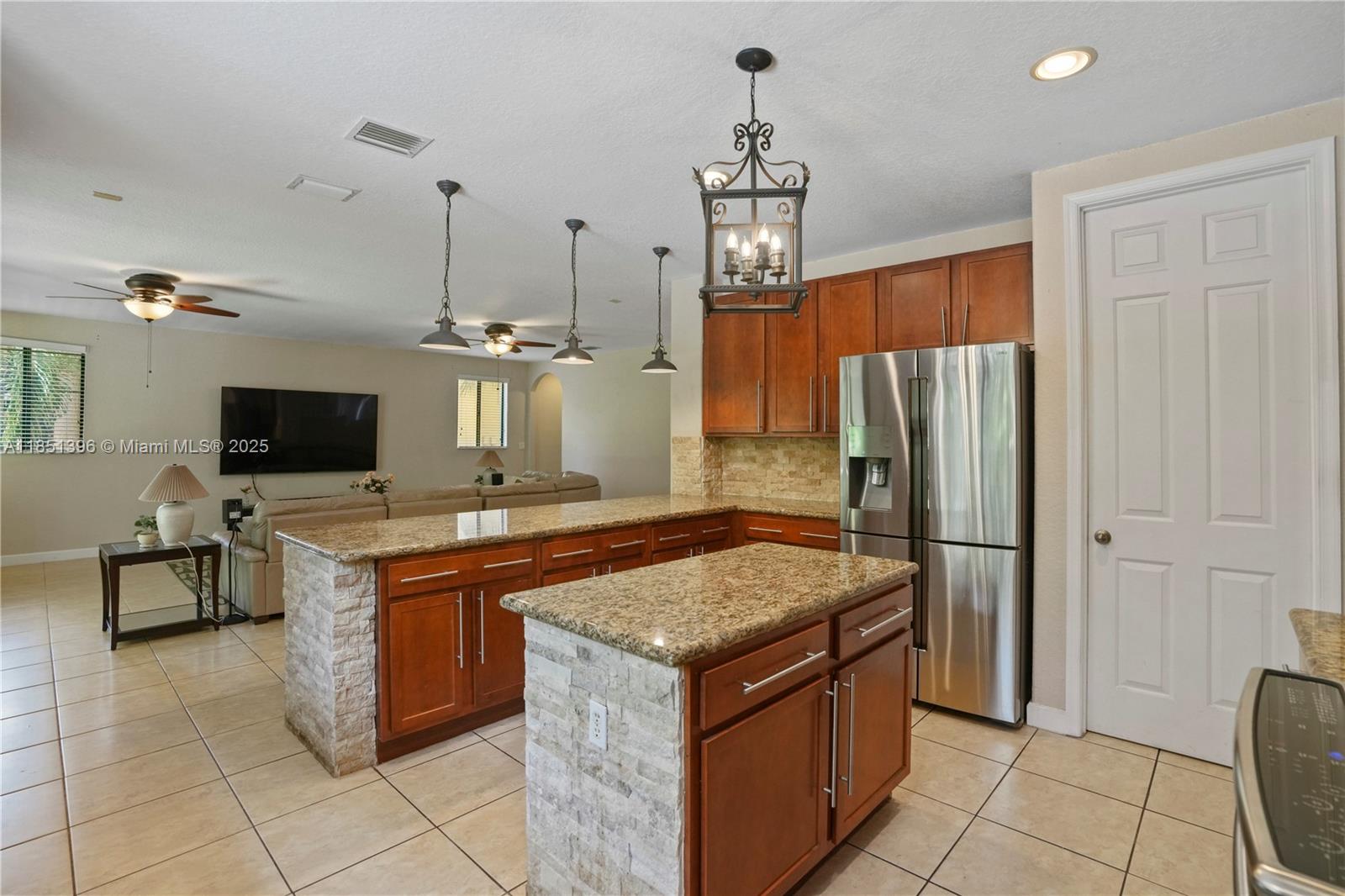 CUTLER CAY - Residential