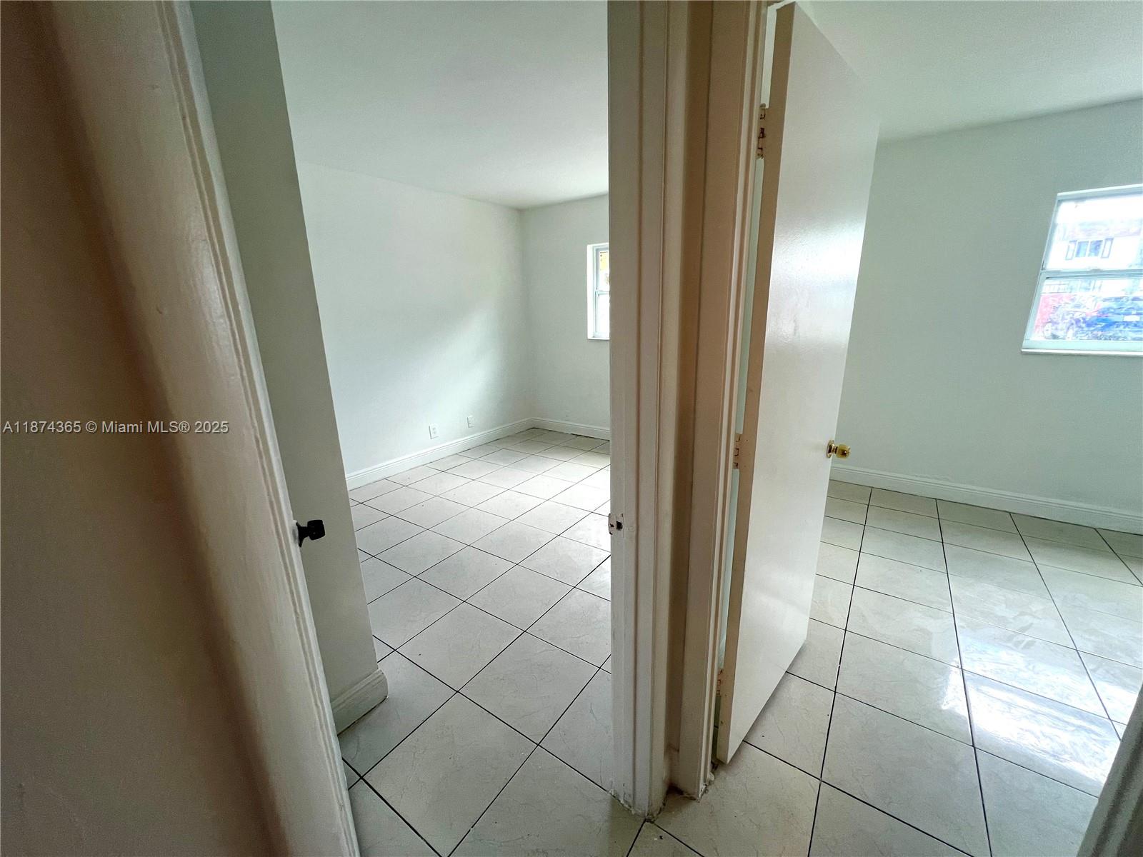 COURTS AT OAKLAND PARK - Residential Lease