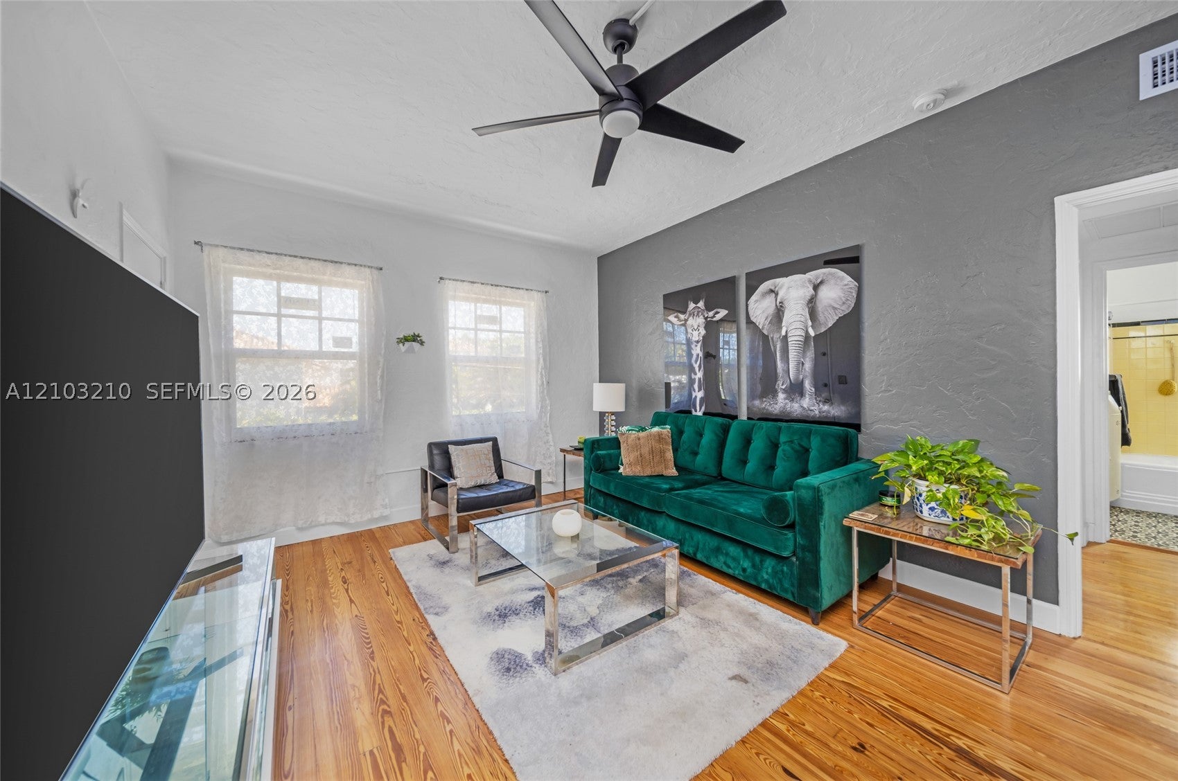 408 W 25th St 8