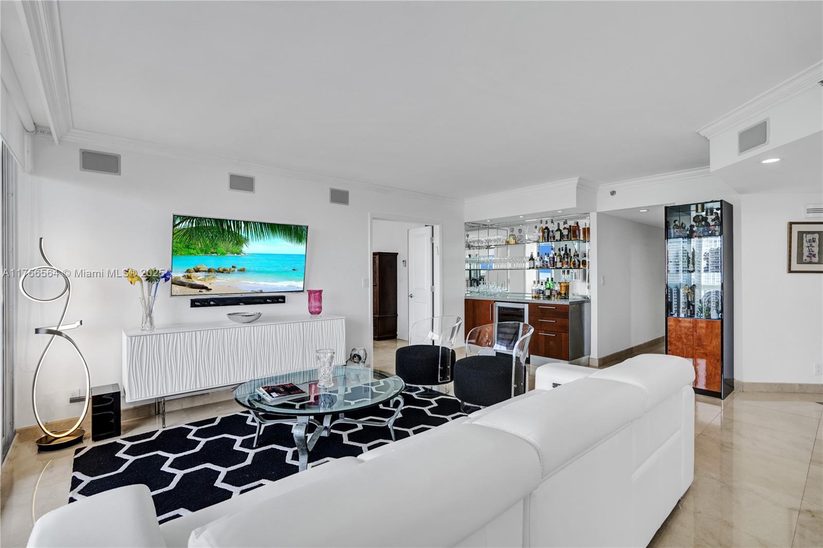 Property for Sale at 1000 Island Blvd 2107, Aventura, Miami-Dade County, Florida - Bedrooms: 3 
Bathrooms: 3  - $699,000