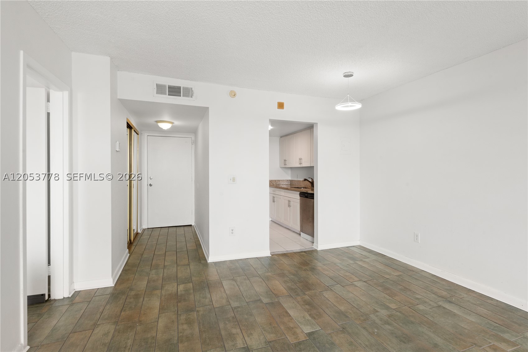 2350 NE 135th St 812