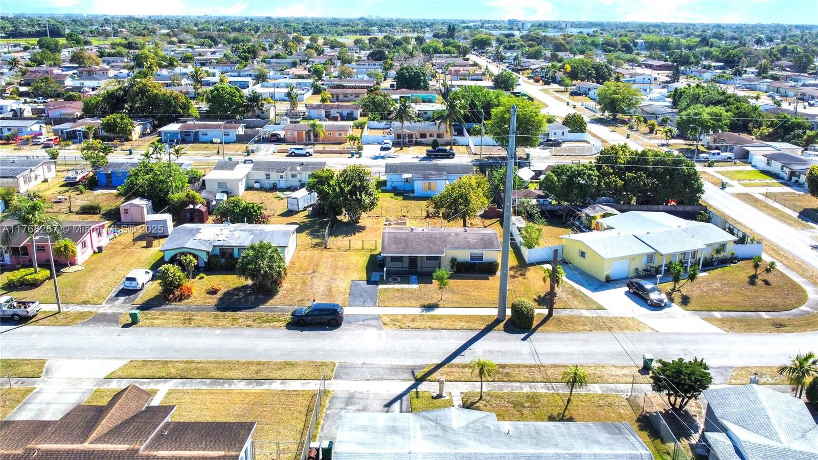 Rental Property at 14811 Sw 106th Ave, Miami, Broward County, Florida - Bedrooms: 3 
Bathrooms: 1  - $2,500 MO.
