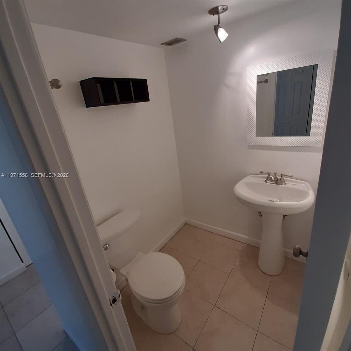 COMMODORE PLAZA CONDO - Residential