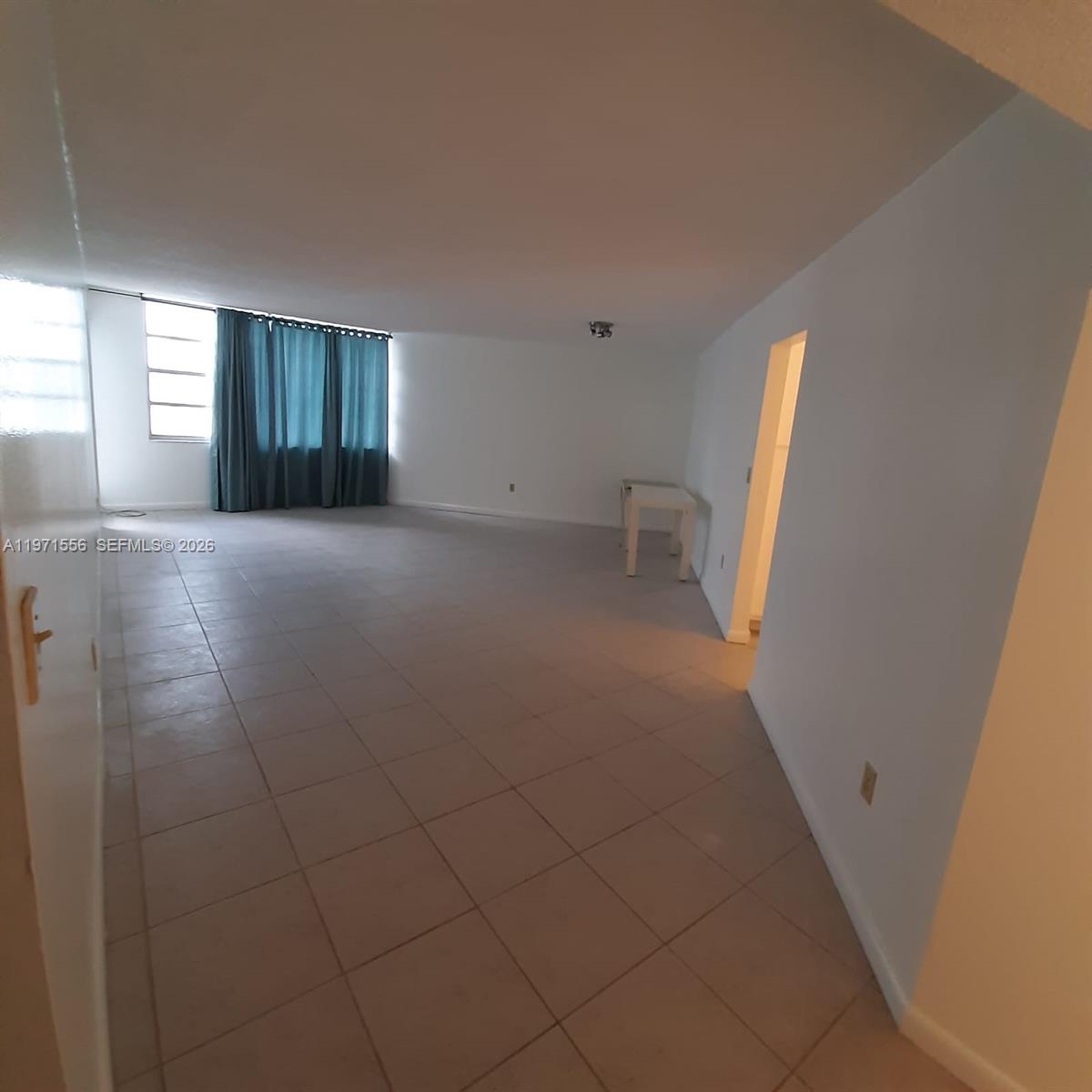 COMMODORE PLAZA CONDO - Residential