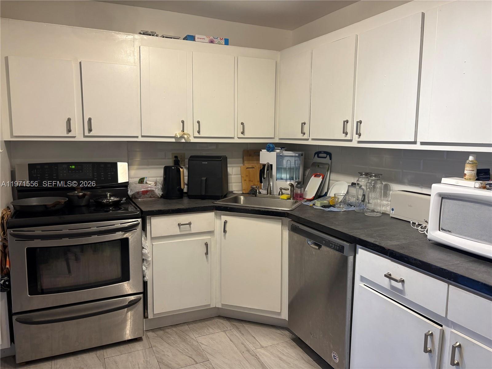 COMMODORE PLAZA CONDO - Residential