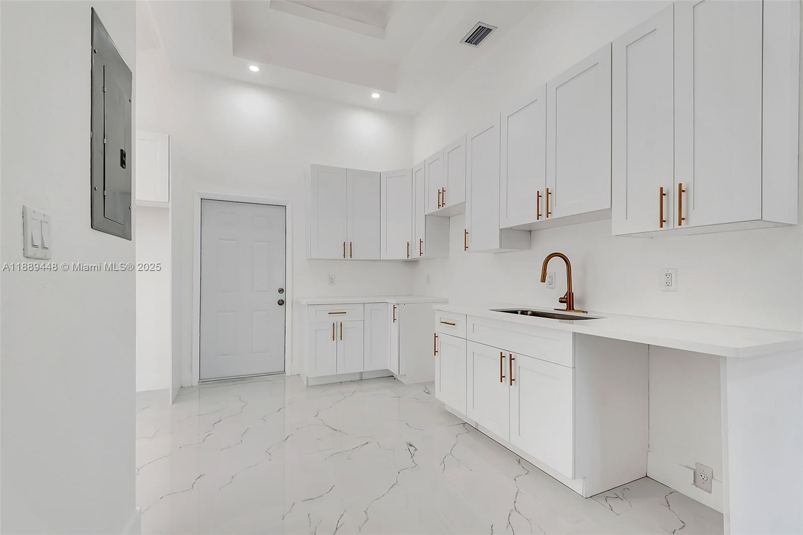 NORTH ANDREWS TERRACE - Residential