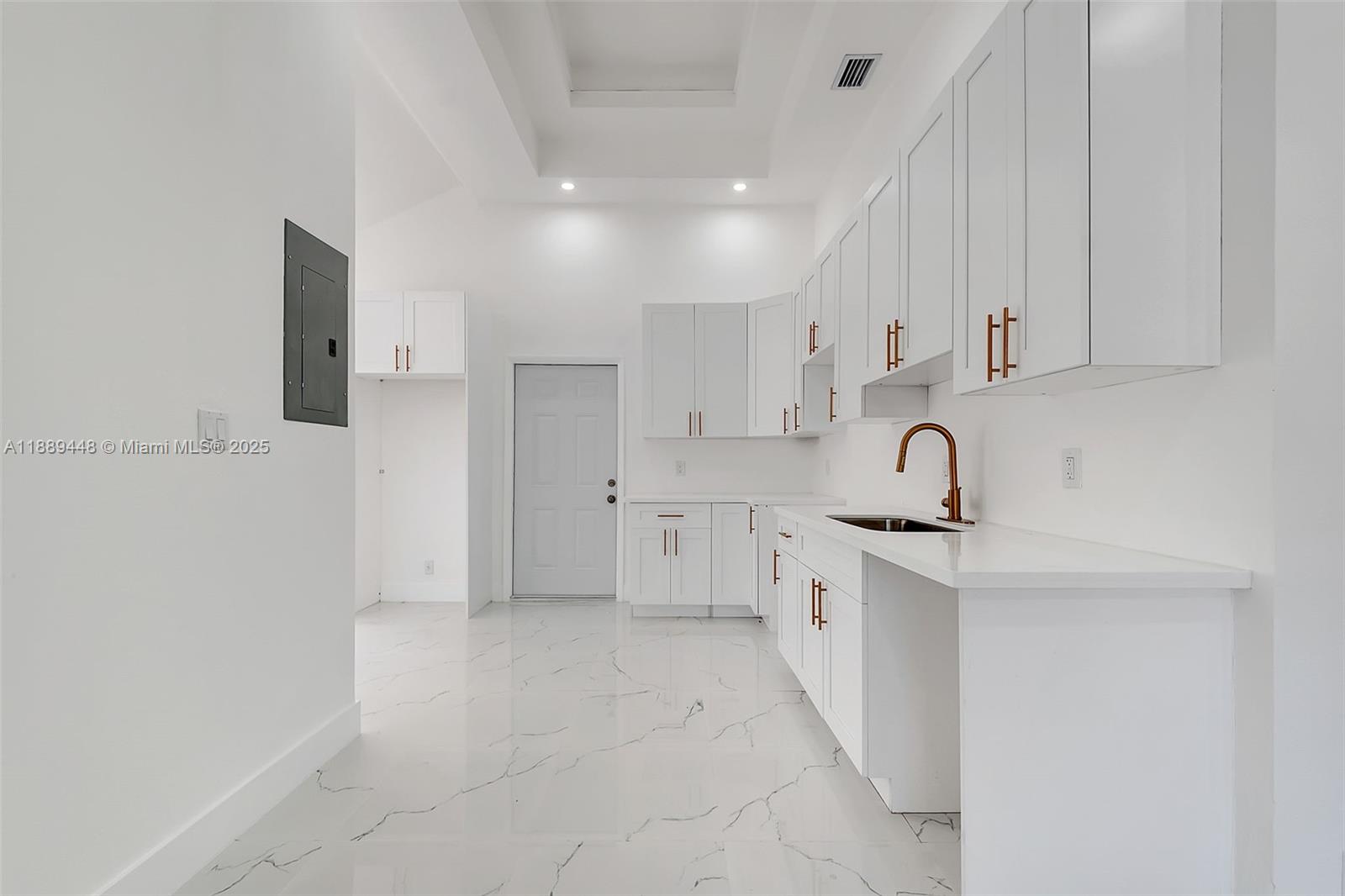 NORTH ANDREWS TERRACE - Residential