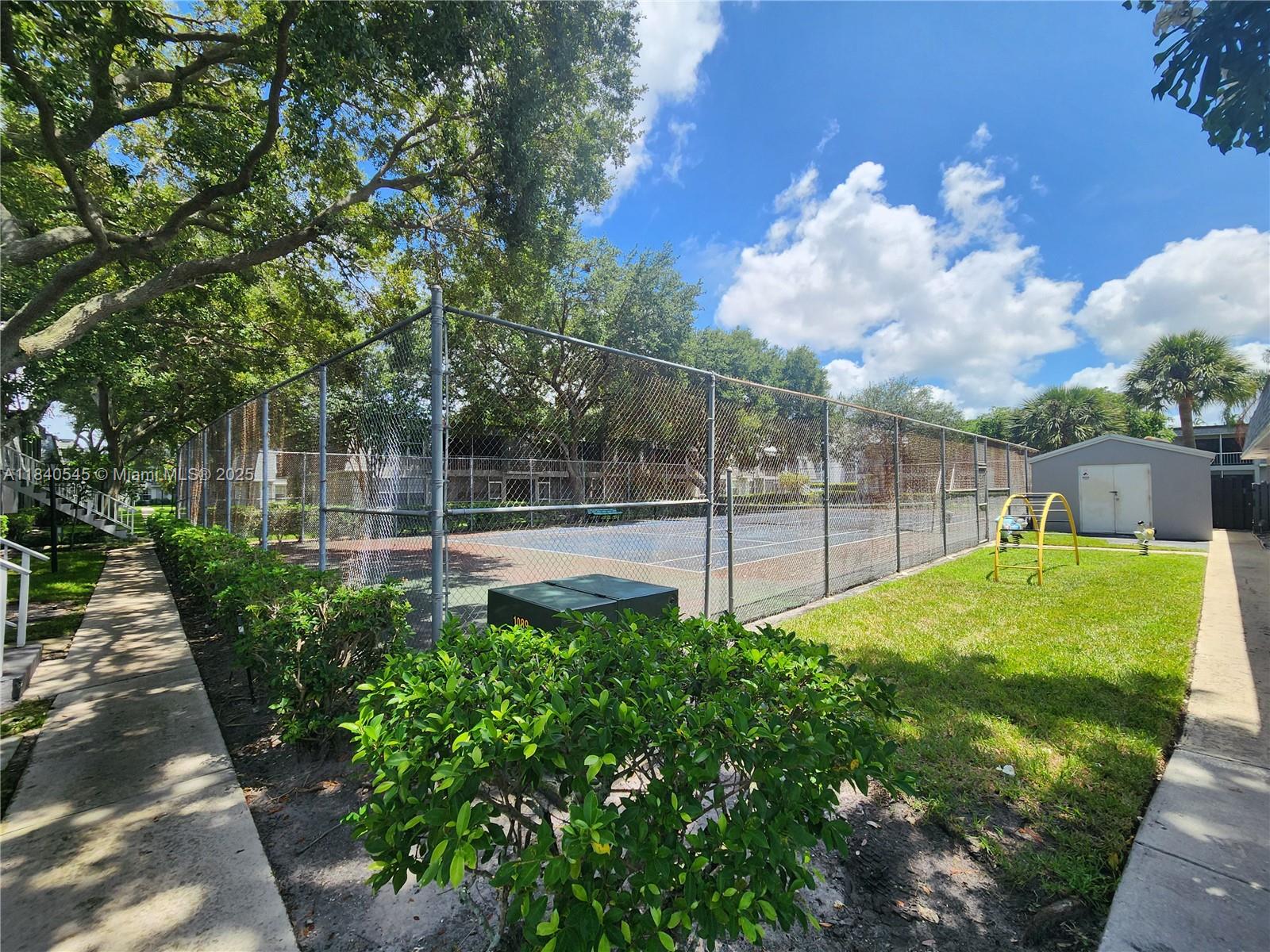 FRENCH QUARTER CONDOMINIU - Residential