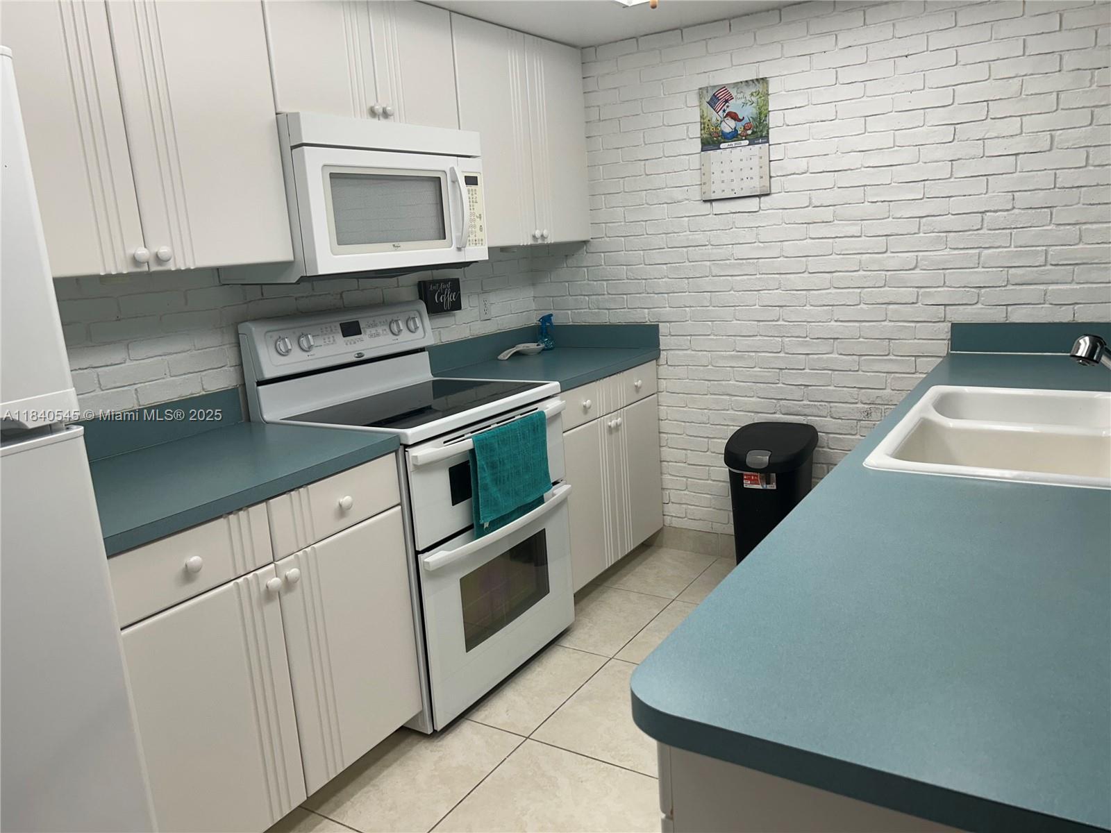 FRENCH QUARTER CONDOMINIU - Residential