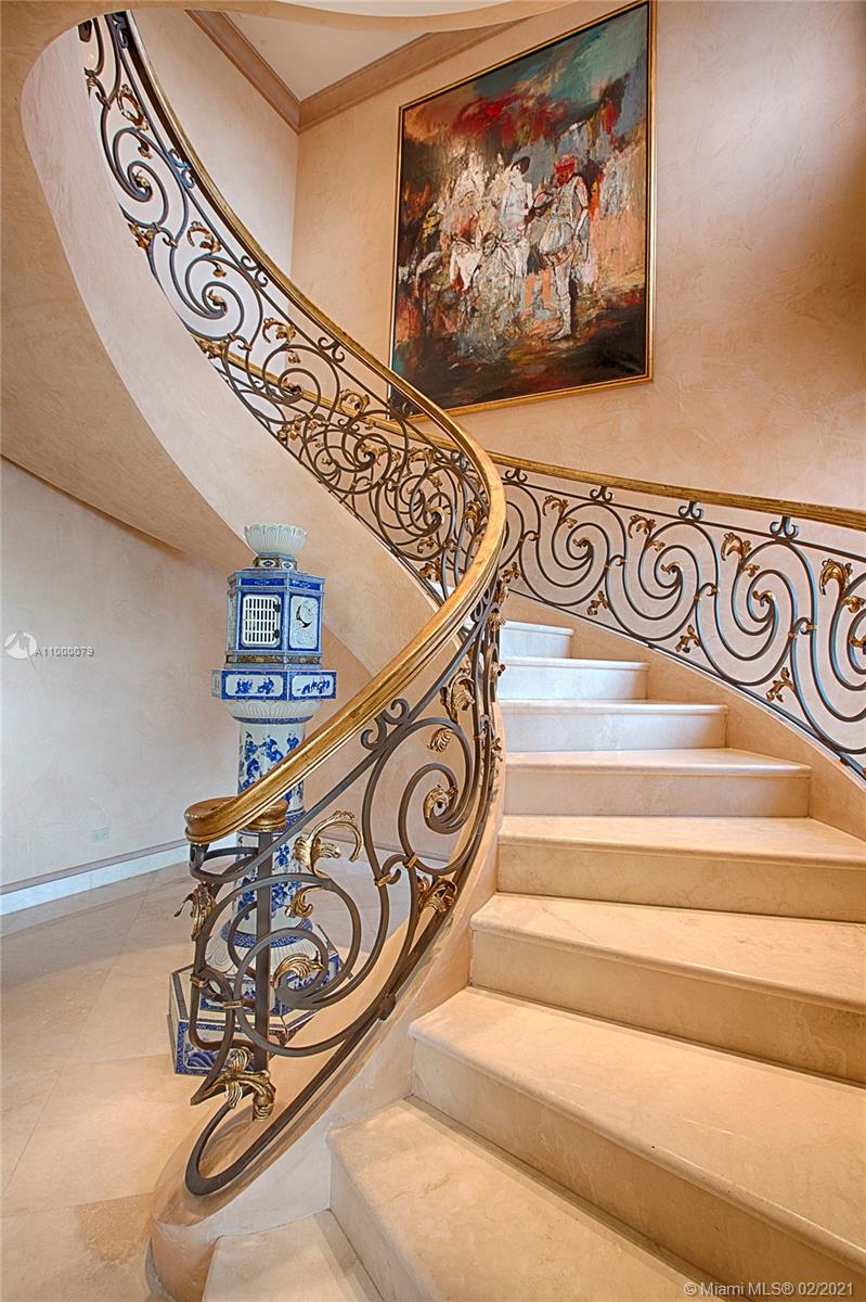 THE GABLES CONDO - Residential