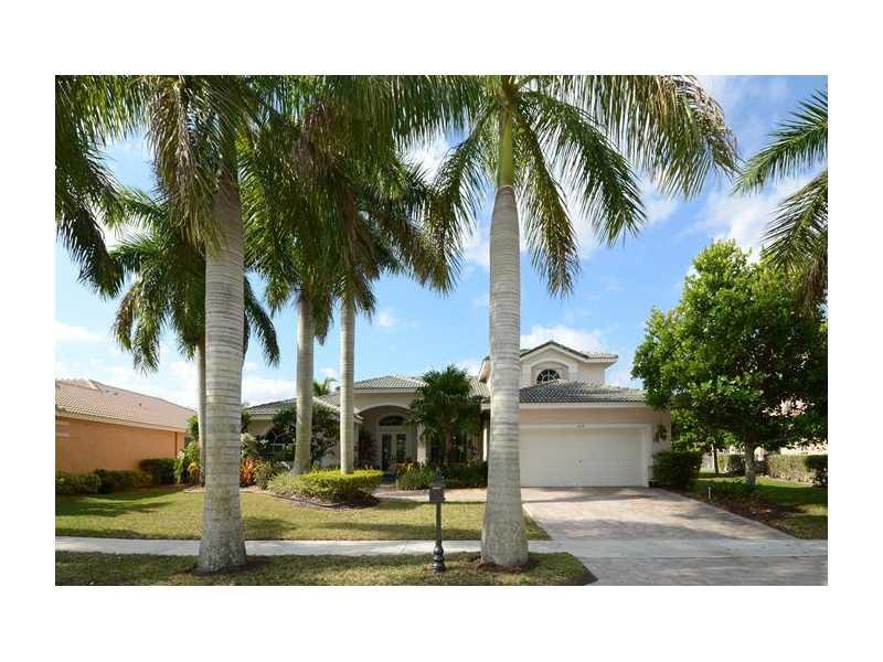 LARGE BEAUTY IN SAVANNA'S PRESTIGOUS COVE WITH 5 BEDROOMS, 4 BATHS AND A POOL PERFECT FOR ENTERTAINING. RECENTLY UPGRADED MASTER BATH (25K) FEATURES GRANITE, WHIRLPOOL TUB, VESSEL SINKS, CUSTOM TILE WORK AND SEEMLESS SHOWER. 24" NEW($12K)TILE FLOORS ON FI RST LEVEL, UPGRADES TO POOL, DECK AND LANDSCAPING 9$30K), ACCORDIONS & PLANTATION SHUTTERS ON SECOND LEVEL, AND CROWN MOLDINGS. KITCHEN UPGRADES INCLUDE STAINLESS APPLIANCES, COOPER HOOD & GRANITE. COMMUNITY OFFERS 5 STAR RESORT STYLE AMMENITIES.