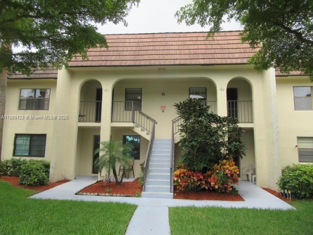 Turn the Key & Start Living!
Welcome to this freshly painted 2-bedroom, 2-bath corner residence in the highly desirable Golden Lakes Village (55+ guard-gated community). Vacant and move-in ready, this home features an enclosed patio with storage and peaceful lake views —the perfect spot to relax and unwind.
Highlights You’ll Love:
Bright & spacious 2/2 corner layout.
Enclosed patio + extra storage.
Resort-style amenities: Pools, clubhouse, fitness center, social events & more.
Unbeatable location—close to shopping, dining, Turnpike, airport & beaches.
Enjoy comfort, convenience, and community all in one place. Easy to show—schedule your private tour today and make this lakeside rental yours!