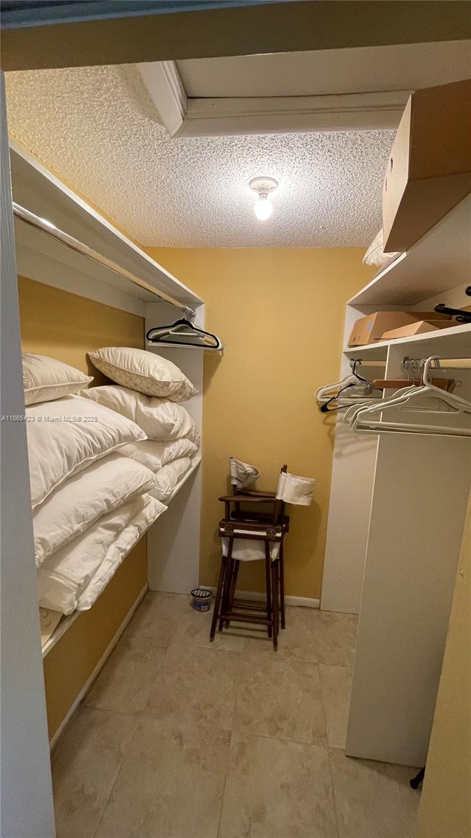 GOLDEN LAKES VILLAGE COND - Residential Lease