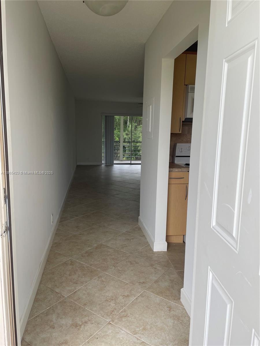 GOLDEN LAKES VILLAGE COND - Residential Lease