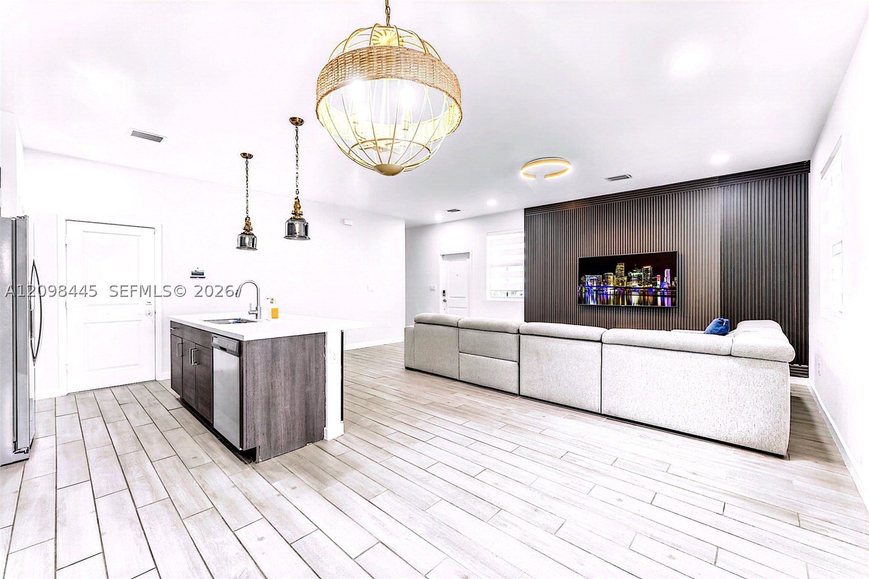 763 SE 18th St