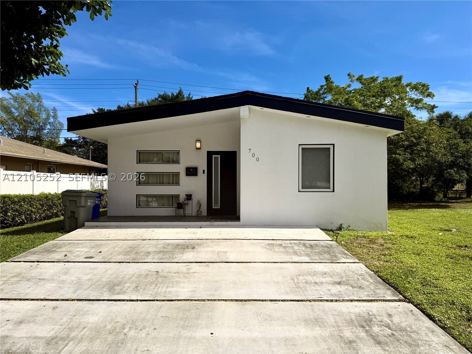 700 NW 17th Ter