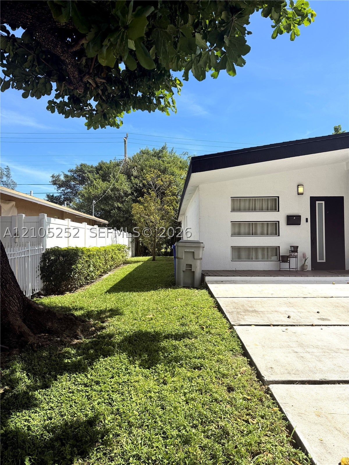 700 NW 17th Ter