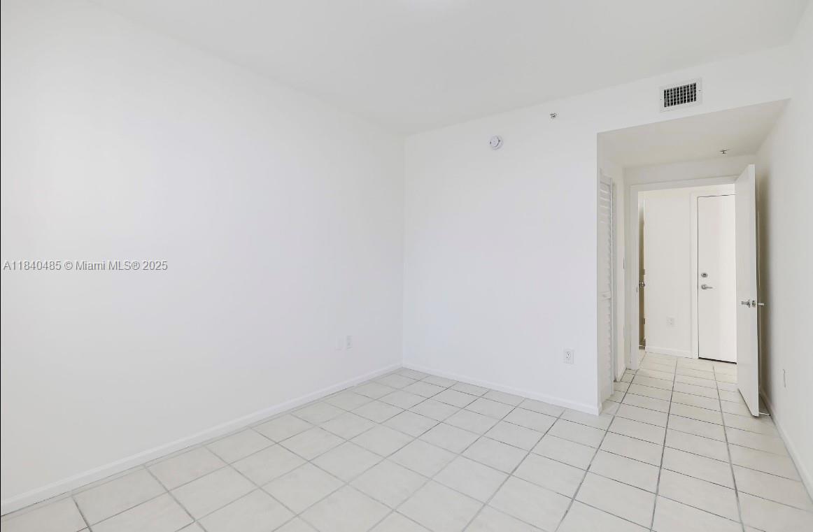 185 SE 14th Ter 2411