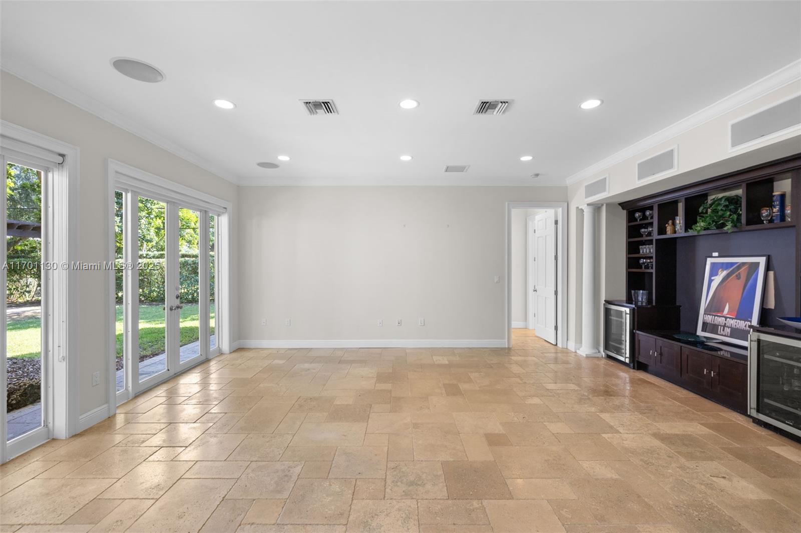 UNIVERSITY ESTATES - Residential