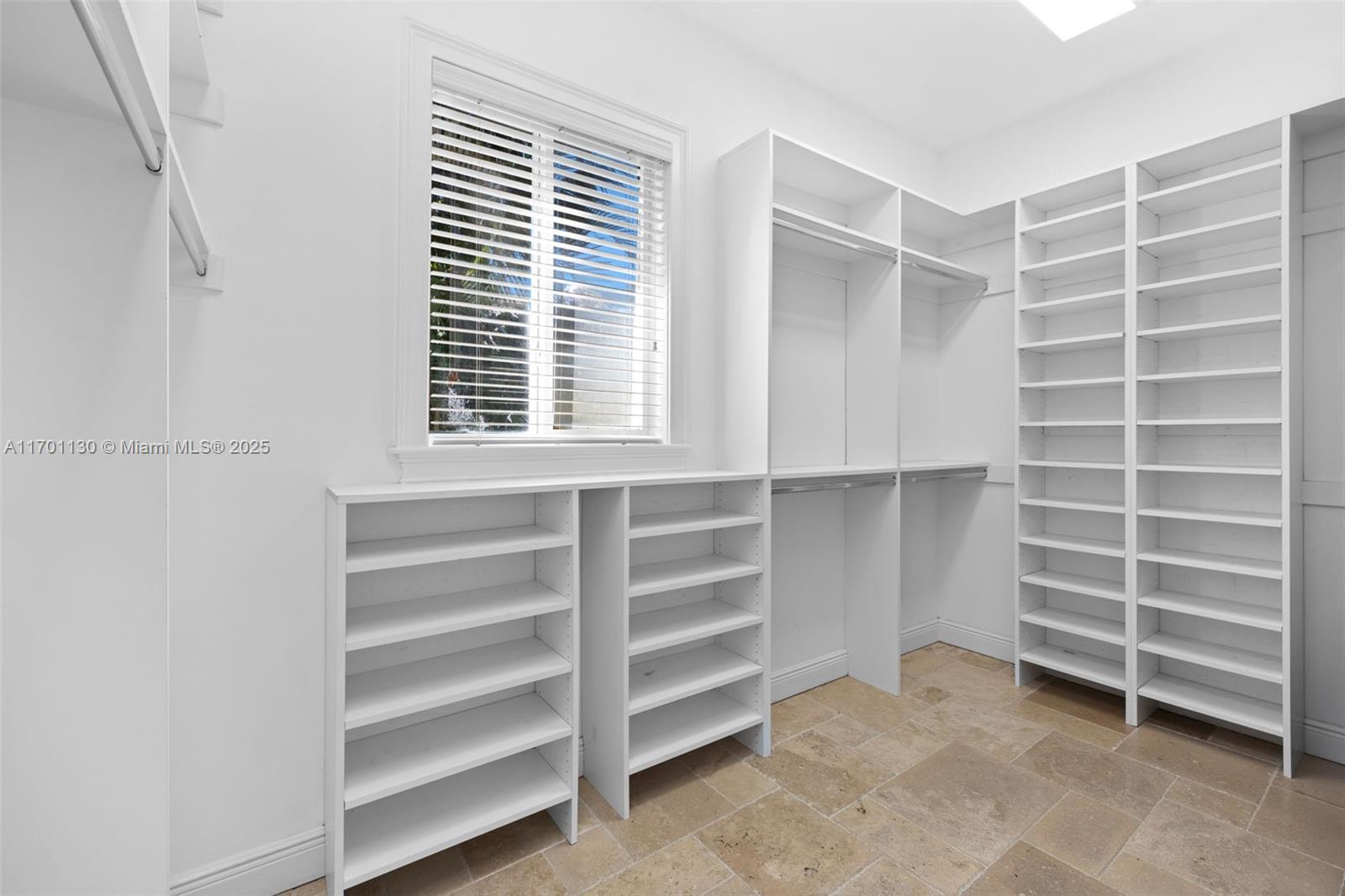 UNIVERSITY ESTATES - Residential