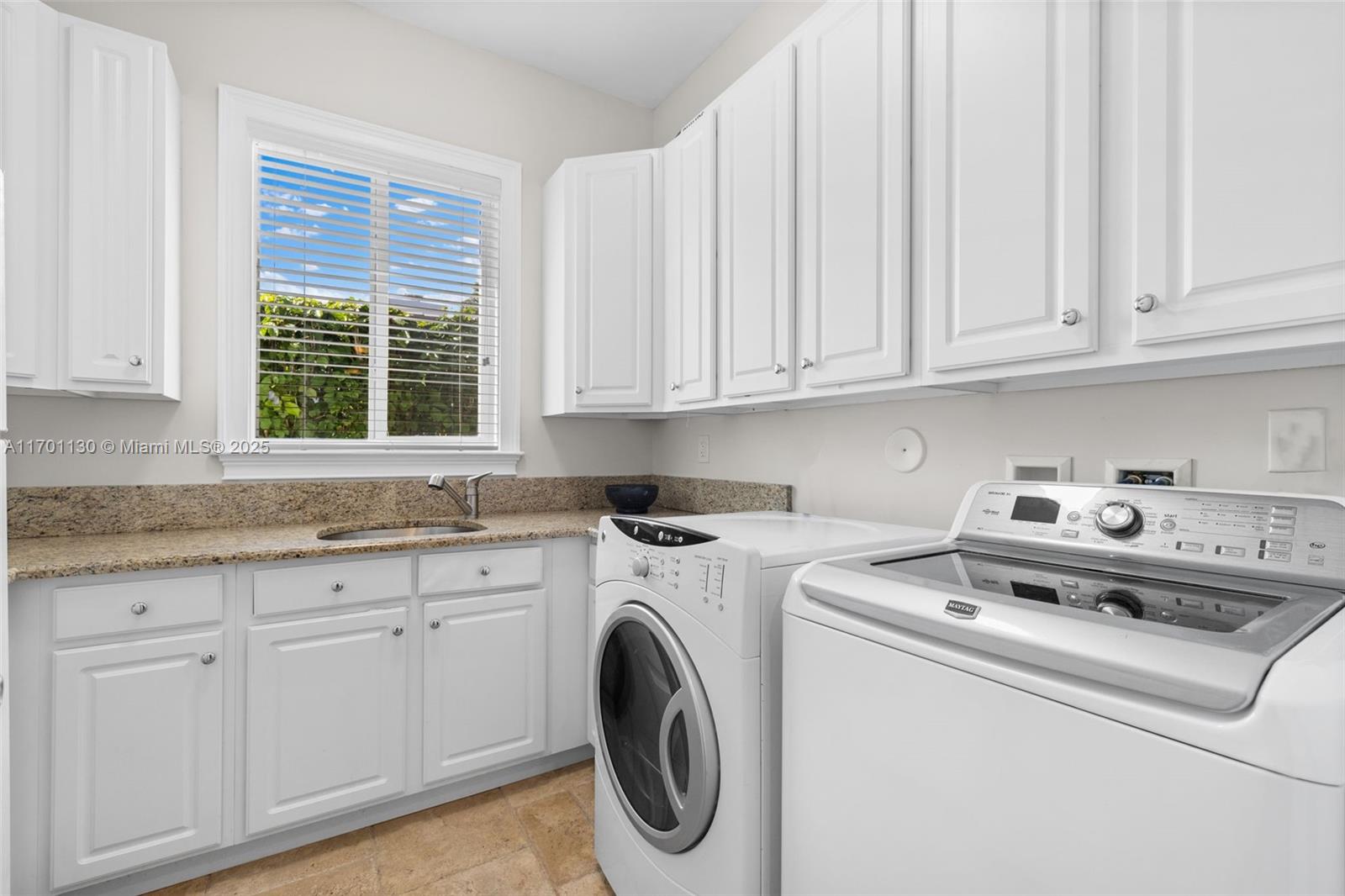 UNIVERSITY ESTATES - Residential