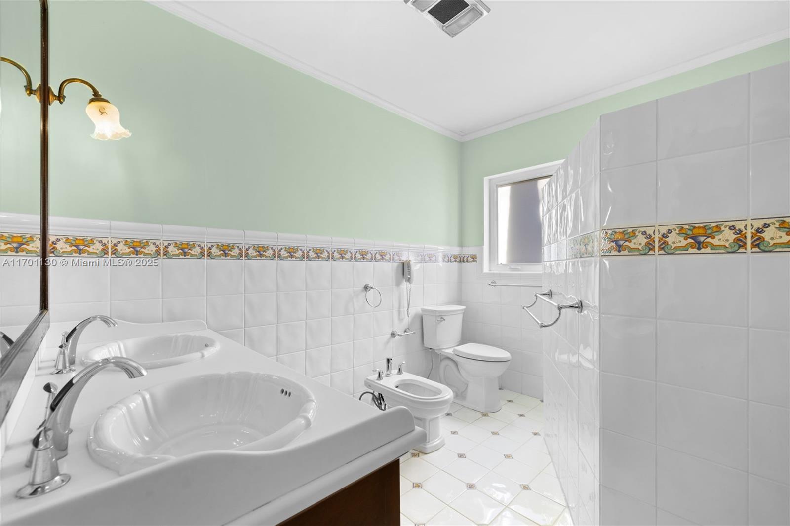 UNIVERSITY ESTATES - Residential