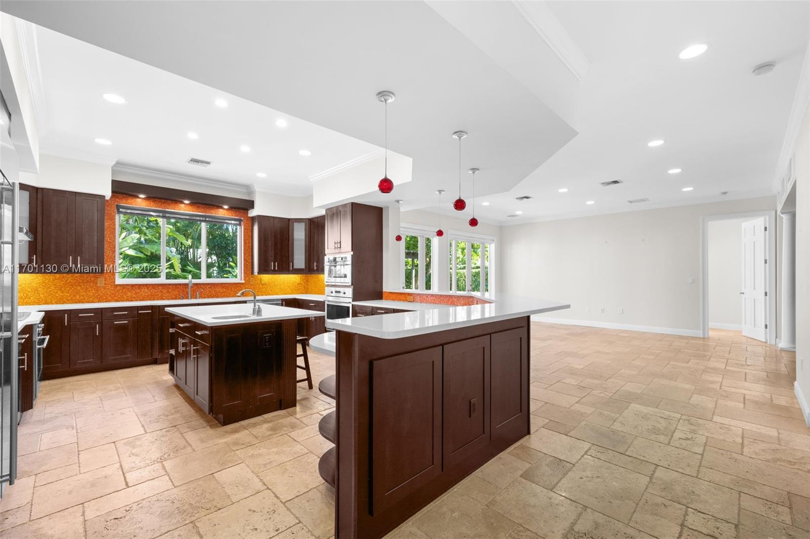 UNIVERSITY ESTATES - Residential