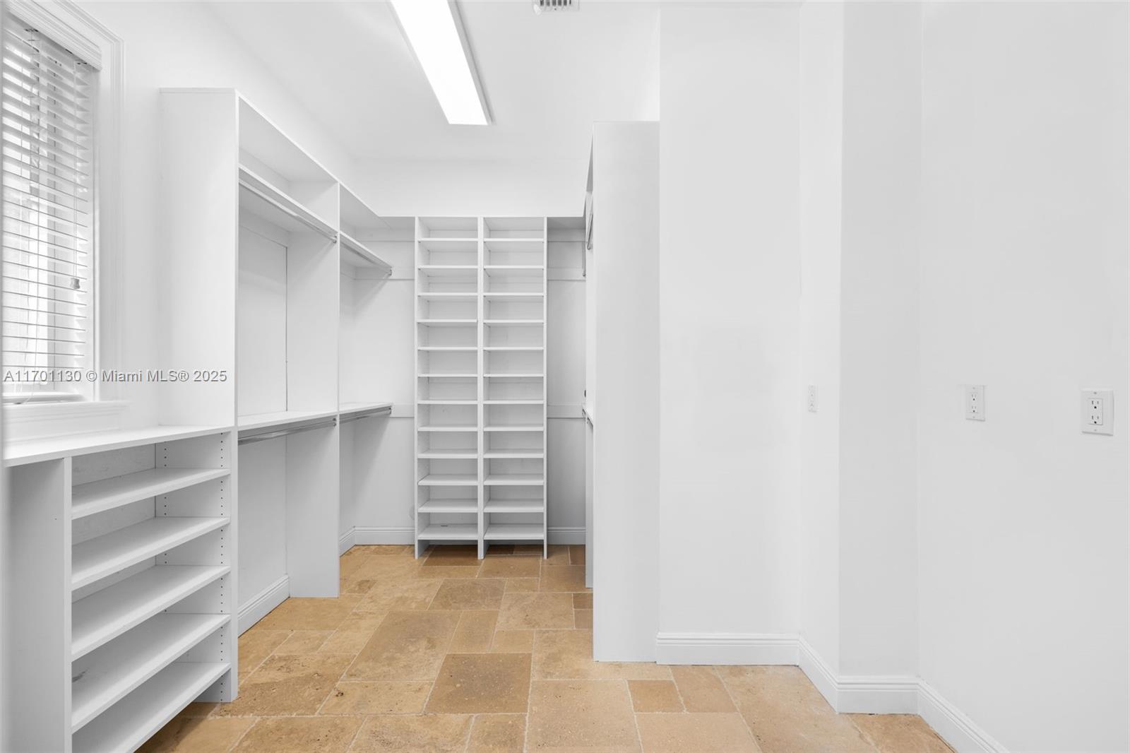 UNIVERSITY ESTATES - Residential