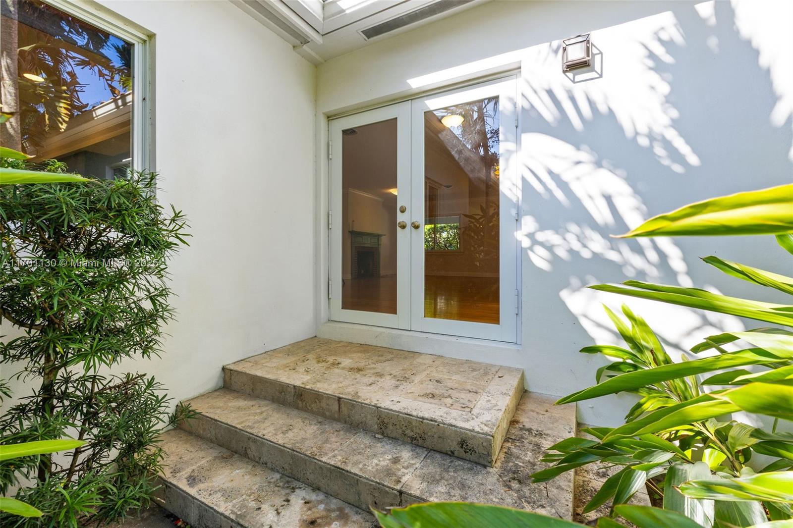 UNIVERSITY ESTATES - Residential