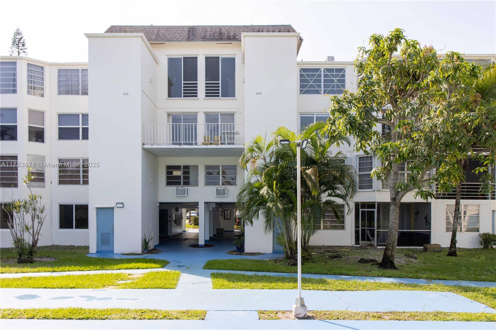 Property for Sale at 1701 Ne 191st St A111, Miami, Broward County, Florida - Bedrooms: 1 
Bathrooms: 2  - $210,000