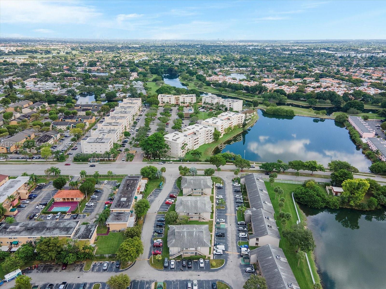 ROZLAND CONDO - Residential